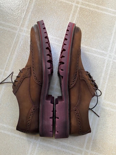 Donald J Pliner Oxford. Men Size 9.5 US. Color: Brown Washed Suede