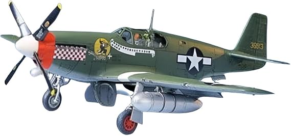 Tamiya 300061042 – 1:48 WWII US North America P-51B Mustang Model Aeroplane