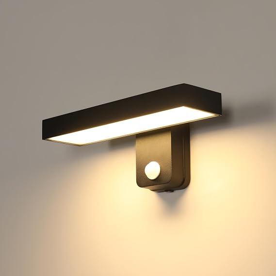 Riserva Outdoor Wall Light with Motion Sensor, IP65 350° Rotatable, 3000K [Energy Class E]