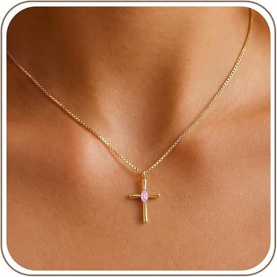 Honsny ゴールドクロス誕生石ネックレス 女性用 トレンディ 変色しない 14K 金メッキ 上品なチャーム ペンダント エメラルドネックレス クリスチャン 防水ジュエリー 親友 誕生日 卒業ギフト 女性用