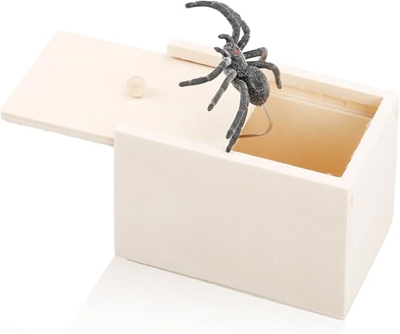 Wooden Spider Scare Box, Creative Wooden Gag Joke Toy with Jumping Spider for Prank Entertainment, Ideal for Parties, April Fools' Day Gifts, and Unique Party Favors