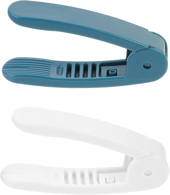 2pcs Nut Peeling Tool and Household Nut Sheller Set, Plastic Kitchen Nut Cracking Gadget for Raw and Roasted Nuts, Blue and White Sturdy Kitchen Accessory
