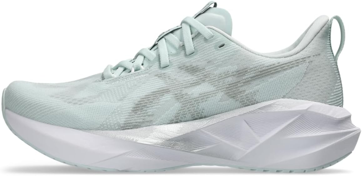 ASICS Women's Novablast 5Sneaker