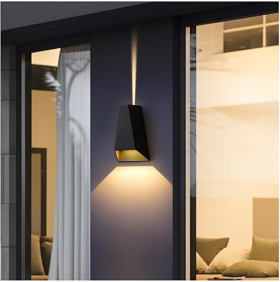 Malta 6W Çift Taraflı LED Aplik – 3200K Sıcak Işık, 220V, 350 Lümen, IP54 Su Geçirmez, 110x175 mm, 100° Işık Açısı [Enerji Sınıfı G]