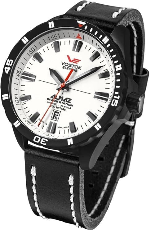 Almaz Mens Analogue Automatic Watch with Leather bracelet NH35A-320C680