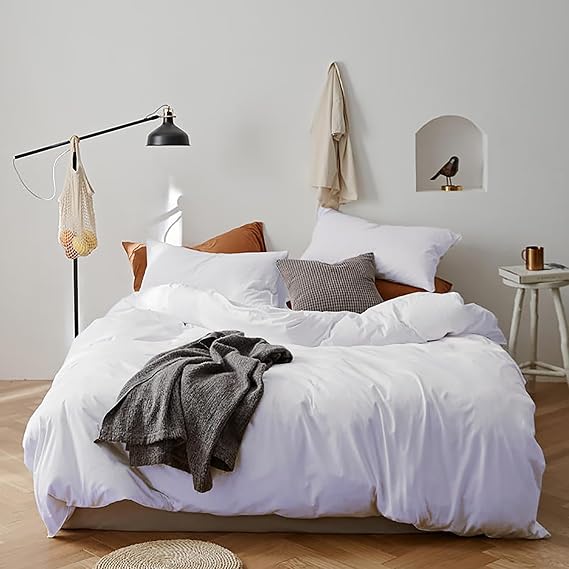 karever White Fluffy Comforter Queen Women Soft White Bedding Men Durable Breathable Blanket Queen Lightweight Bed Comforter