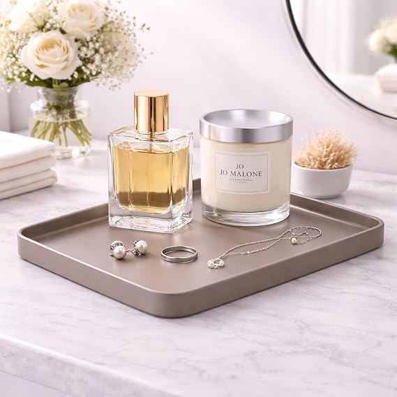 Dekoratif Dikdörtgen Tepsi 30x22 cm – Büyük Banyo Organizer, Kozmetik ve Sabunluk Düzenleyici, Tezgah Üstü Modern Tepsi (Taupe)