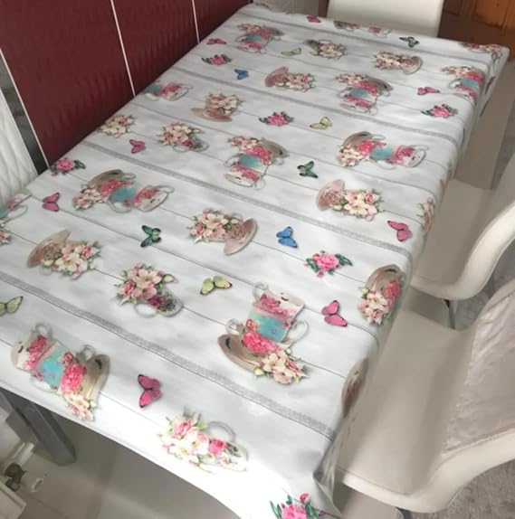 Floral Desenli Masa Örtüsü, Beyaz Zemin Üzerine Kelebek ve Çiçek Motifli, Su Geçirmez PVC, 140x200 cm, Astarlı Muşamba