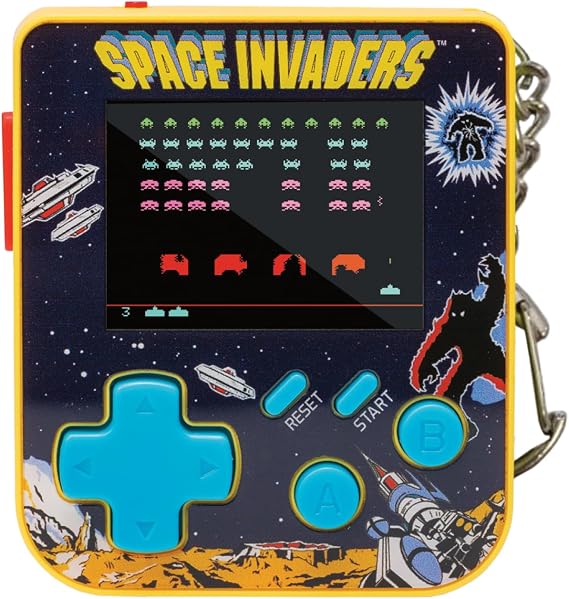 Super Micro – Space Invaders Keychain Gamer