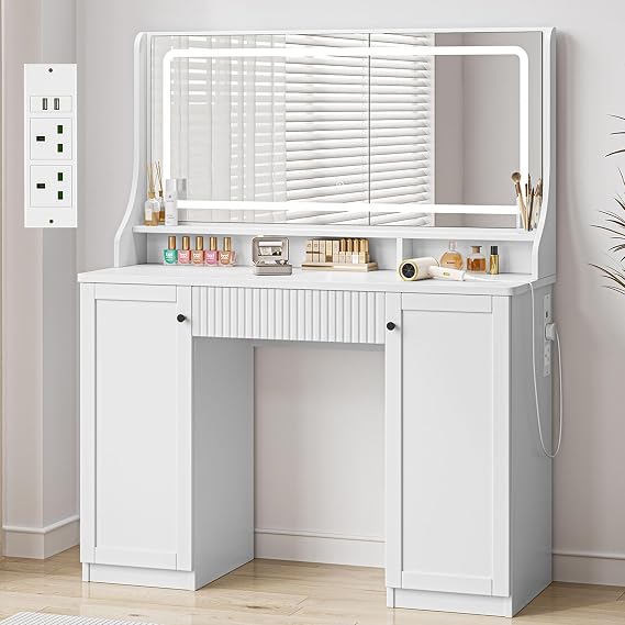 Dressing Table with Large Mirror & Light, Vanity Desk with Power Outlet