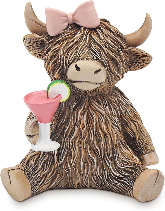 Highland Cow Ornaments with Cocktail, Handmade Wooden Home Ornaments for Women, Unique Highland Cow Gifts, Rustic Farmhouse Table Decor for Animal Lovers