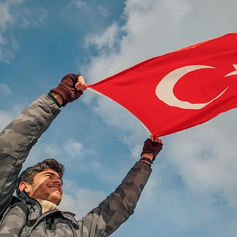 Premium Türk Bayrağı (100X150CM) - Nefes Alabilir 125gr Rashel Kumaş, Çift Dikişli, Sağlam Kulplu, UV ve Solmaya Karşı Dayanıklı, İç/Dış Mekan Kullanımı (100X150CM)