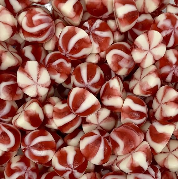 Strawberry Twist Kisses 700g Re-Sealable Pouch by The Gourmet Sweet Company