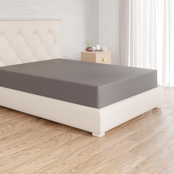 Amazon Basics Fitted Sheet, 140 x 200 cm, 100% Cotton, Dark Grey