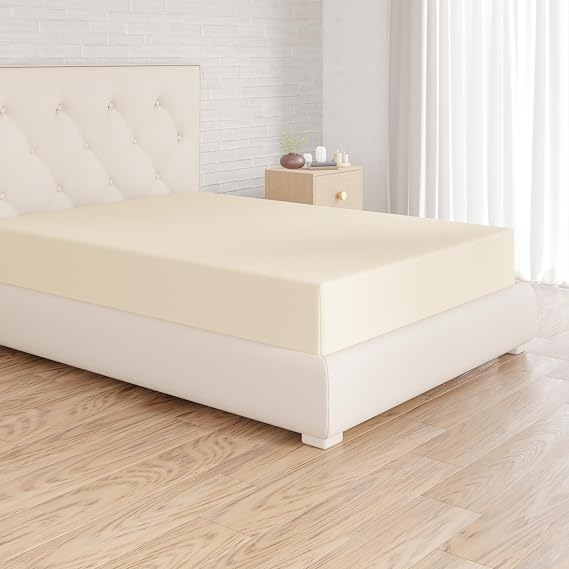 Amazon Basics Fitted Sheet, 63 x 200 x 30 cm, Polyester Microfibre, Beige
