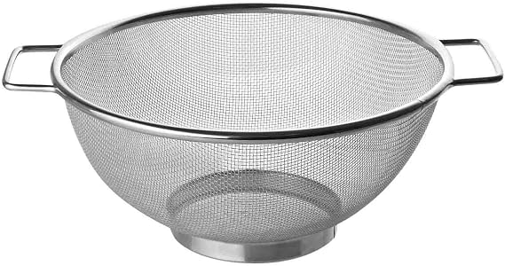 Fackelmann Kitchen Strainer and Drainer, Stainless Steel, Round Edge Sieve for Straining and Draining Liquids, 20 cm, Stainless Steel, 20 x 9 cm, 1 Piece