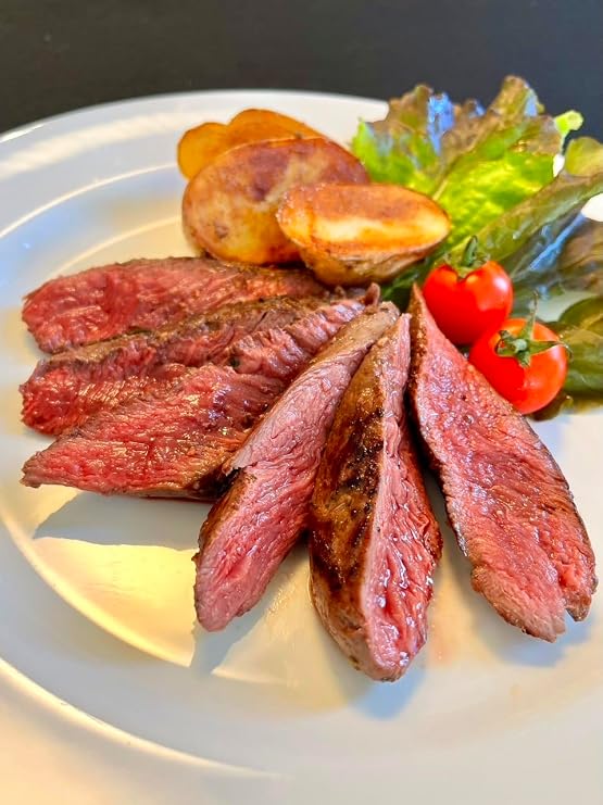 Kangaroo Meat, Edible Fins, Tenderloin, 15.2 - 19.7 oz 450 - 550 g, Blocks, Made in Australia, Australia, Finest Portions, Jibie, Wild, Lean Meat, Lumeat, Frozen Fins, 15.8 - 19.7 oz 450 - 550 g