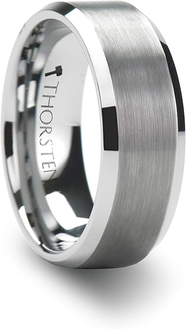 シェフィールドシンプルマットBrushed Finishedセンター炭化タングステン結婚リングwith Polished斜めエッジ快適フィットウェディングバンド – 8 mm by Thorstenリング