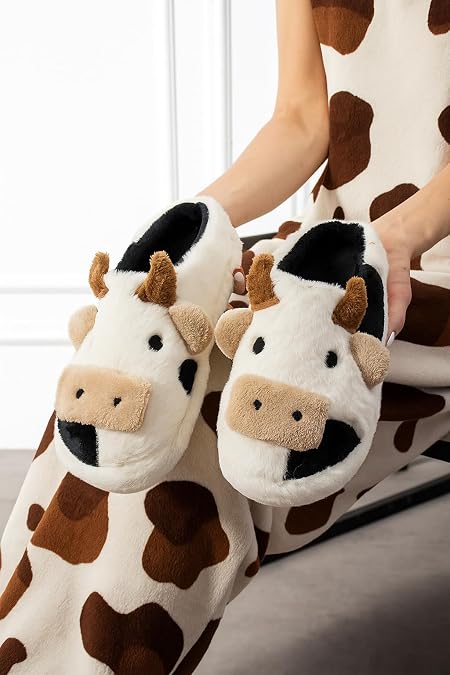 İnek Figürlü Nakışlı Kışlık Unisex Ev Terliği Ses Yapmaz Kaydırmaz Taban