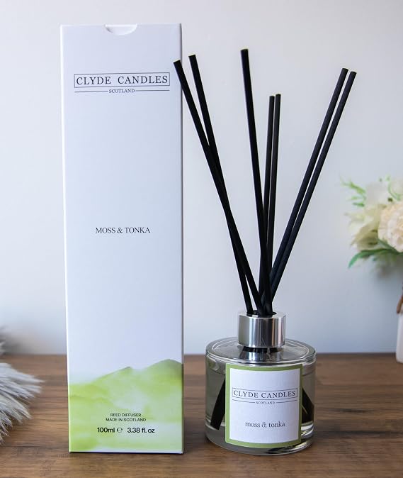 Moss And Tonka Reed Diffuser - Luxury Diffuser Oil with 7 Fibre Sticks, Best Aroma Scent for Home, Kitchen, Living Room, Bathroom