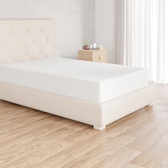 Amazon Basics Bedding Soft Microfibre Single Fitted Sheet with 12 inch (30 cm) Deep Pocket, 90 x 190 cm, White