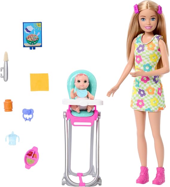 Barbie Aksesuarlarla birlikte gelen Barbie Skipper Bebek ve Oyun Seti, yemek zamanı temalı bebek bakıcılığı seti, renk değiştiren oyuncak, HTK35