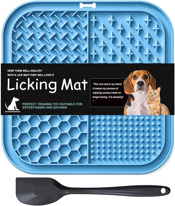Licking Mat for Dogs & Cats with Suction Cups, 1 Pack Square Silicone Dog Slow Feeder Lick Pat for Anxiety Relief, Dog Toys to Keep Them Busy, Pets Bathing Training Grooming Mat 20 * 20cm