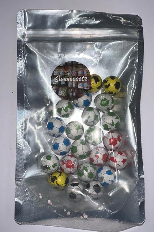 SWEEEEEETZ - Chocolate Foil Covered Footballs - Pick and Mix Sweets - 500g Resealable Pouch
