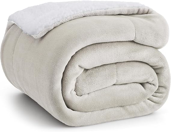 BEDSURE Cuddly Fluffy Beige Sofa Throw Blanket - Warm Sherpa Fleece, 130 x 150 cm