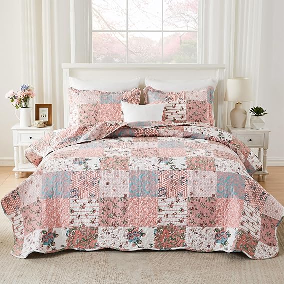Qucover Quilted Bedspreads King Size Bed Cover, Pink Floral Patchwork Quilt