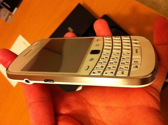 BlackBerry Bold 9900 8GB White - smartphones (Single SIM, BlackBerry OS, EDGE, GPRS, GSM, HSDPA, HSUPA, Micro-USB A, bar)