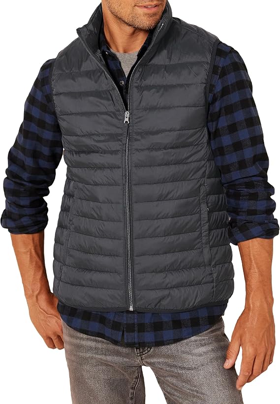 Amazon Essentials Men's Lightweight Water-Resistant Packable Puffer Gilet